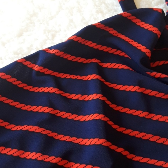 🌻 Ann Taylor halter top - Picture 3 of 5